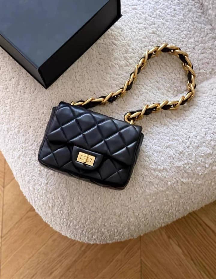 Women's Chunky Chain Leather Mini Bag photo review